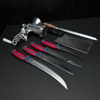 Set macelarie 7 piese, Satar, Masina tocat carne manuala, 4 cutite otel inox si pila ascutit