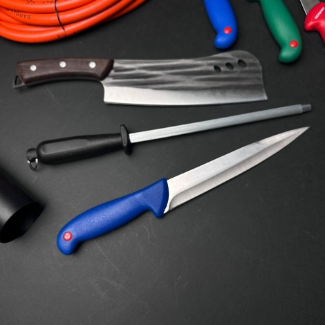 Set macelarie 11 piese, Arzator Nurgaz, Satar, 4 Cutite inox, pila ascutit si furtun gaz 5m cu accesorii