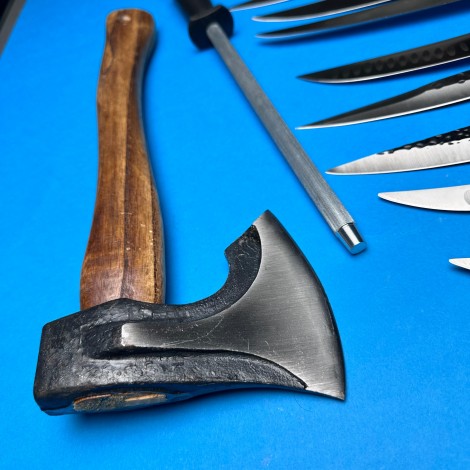 Set macelarie 13 piese, Toporisca, 4 cutite fier forjat, 7 cutite inox + pila ascutit, albastru MPAB