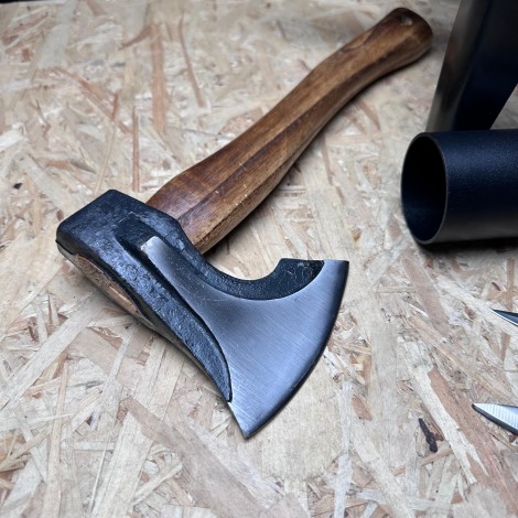 Set macelarie 7 piese, Toporisca, Arzator, Pirostrie 30x30cm Furtun gaz, 3 Cutite otel inox, ideal camping