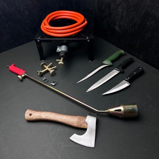 Set macelarie 10 piese, Arzator 70cm, Pirostrie 30x30cm, Toporisca, 3 Cutite si furtun gaz 5m cu accesorii