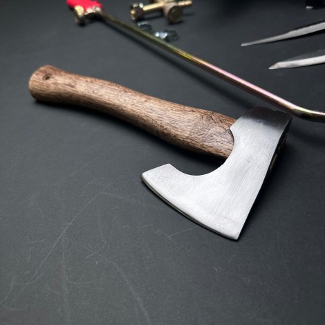 Set macelarie 10 piese, Arzator 70cm, Pirostrie 30x30cm, Toporisca, 3 Cutite si furtun gaz 5m cu accesorii