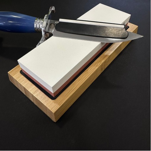 Kit ascuțire cuțite profesional, piatra 2 fețe grit 6000 si 1000, suport lemn plus ghidaj lama, 18 x 6 cm