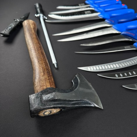 Set macelarie 13 piese, Toporisca 28cm si 3 cutite fier forjat, 8 cutite inox + pila ascutit, maner ABS albastru + CADOU Briceag MPAB