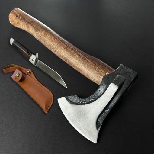 Toporisca macelarie 34cm, lama de 11cm, coada de lemn FeroCut + Cadou Briceag 21cm cu husa piele