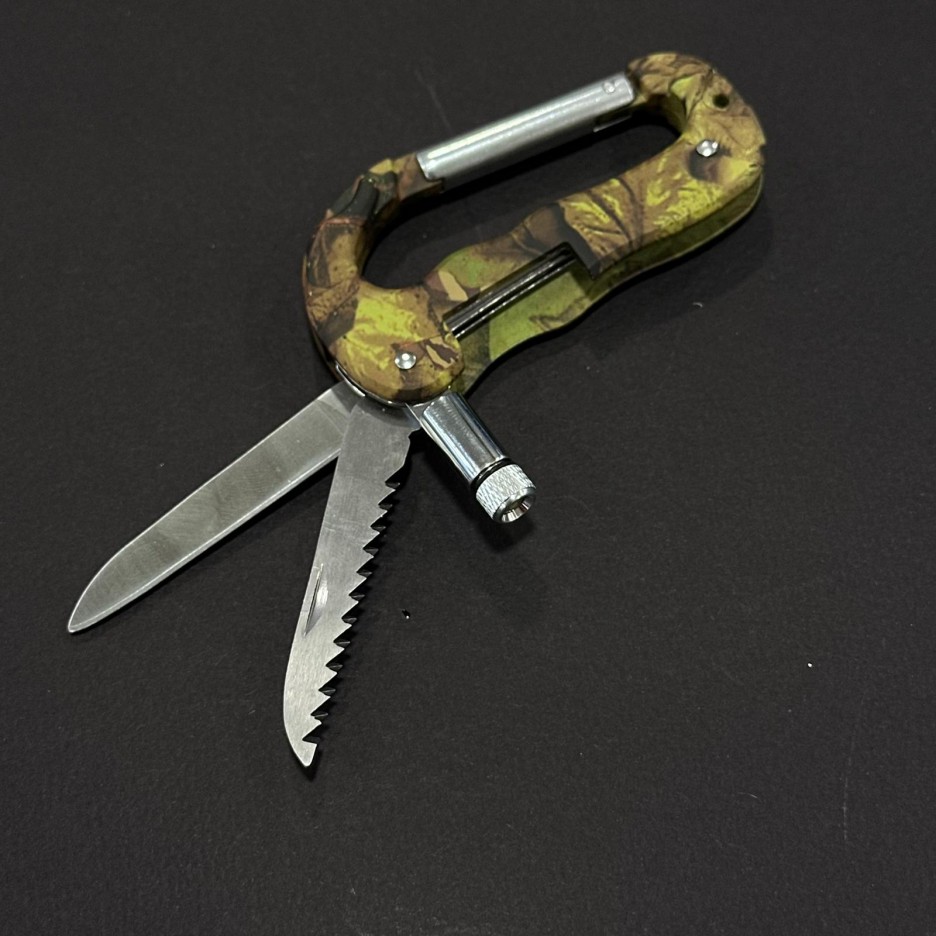 Briceag multifuncțional camping 14cm cu carabinier si LED – lamă dreaptă + ferăstrău, mâner camuflaj, BRC-MULTI14C
